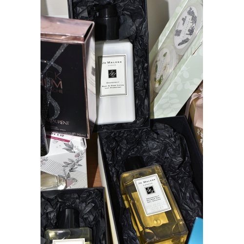 381 - ONE BOX OF BOXED FRAGRANCES AND WOMEN'S TOILETRIES, to include Jo Malone 'Orange Blossom' bath oil, ... 