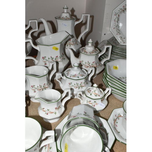 391 - A LARGE QUANTITY OF JOHNSON BROTHERS 'ETERNAL BEAU' PATTERN DINNER AND KITCHEN WARE, comprising mugs... 