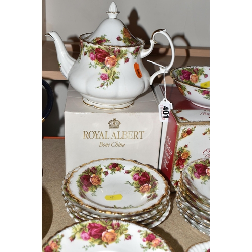 401 - A SELECTION OF ROYAL ALBERT 'OLD COUNTRY ROSES' TEA AND GIFTWARES ETC, to include two boxed Dorothy ... 