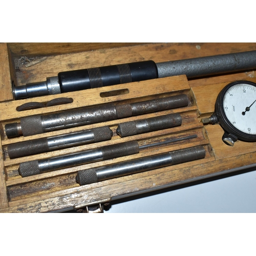 422 - A CASED MERCER INTERNAL BALL GAUGE, .0005'', model no 801 T, in a wooden case (1) (Condition Report:... 