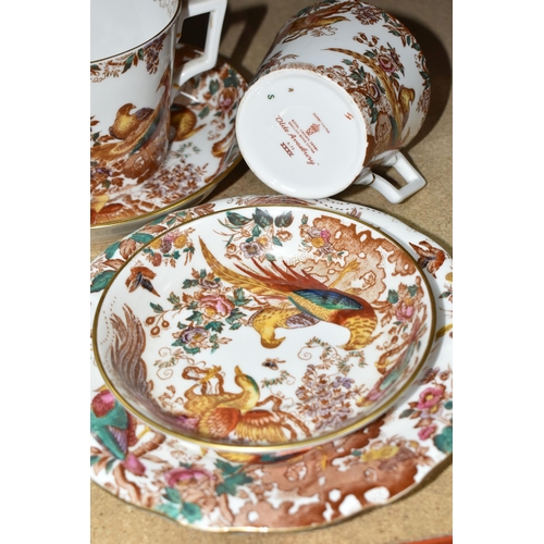 495 - A GROUP OF ROYAL CROWN DERBY  'OLDE AVESBURY' PATTERN TEAWARE, comprising four large breakfast cups,... 