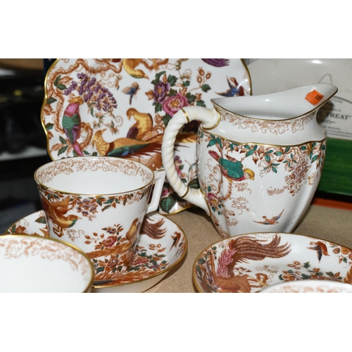 495 - A GROUP OF ROYAL CROWN DERBY  'OLDE AVESBURY' PATTERN TEAWARE, comprising four large breakfast cups,... 