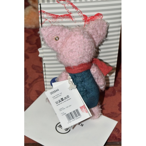 540 - A BOXED STEIFF LIMITED EDITION 'DISNEY CHRISTOPHER ROBIN PIGLET', the Piglet character made from pin... 