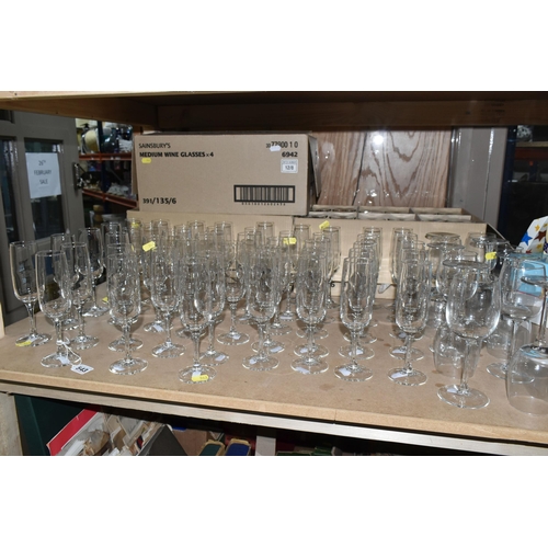 543 - THREE BOXES AND LOOSE OF SAINSBURY'S MEDIUM WINE GLASSES AND CHAMPAGNE FLUTES, over seventy wine gla... 