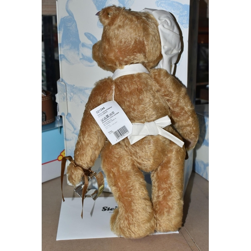 547 - A BOXED STEIFF LIMITED EDITION 'CHRISTMAS BAKER' TEDDY BEAR, NO.021244, no.374 / 1000, reddish blond... 