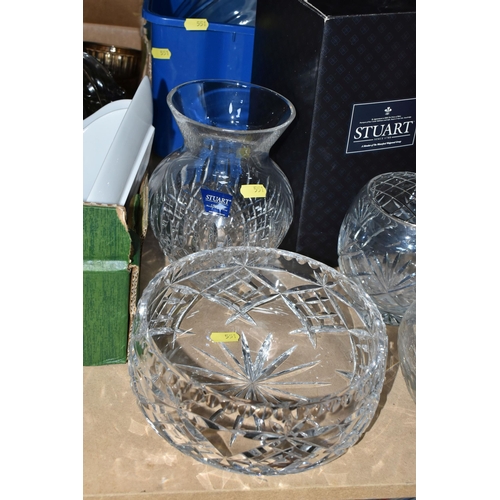 551 - A BOXED STUART CRYSTAL VASE, THREE OTHER PIECES OF GLASSWARE AND A BOX OF KITCHENALIA, the Stuart va... 