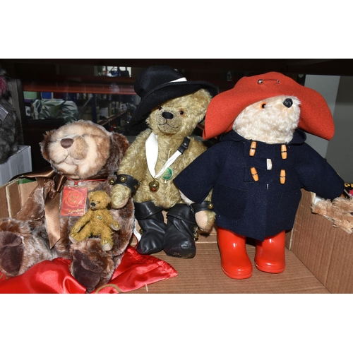 557 - A BOX OF MODERN COLLECTORS BEARS, including a World of Bears limited edition of 50 Herman Morris Dan... 