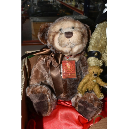 557 - A BOX OF MODERN COLLECTORS BEARS, including a World of Bears limited edition of 50 Herman Morris Dan... 