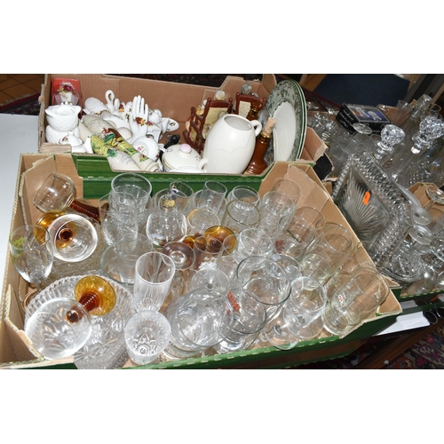 571 - FOUR BOXES AND LOOSE ORNAMENTS, CERAMICS AND GLASSWARE, to include assorted drinking glasses, plante... 