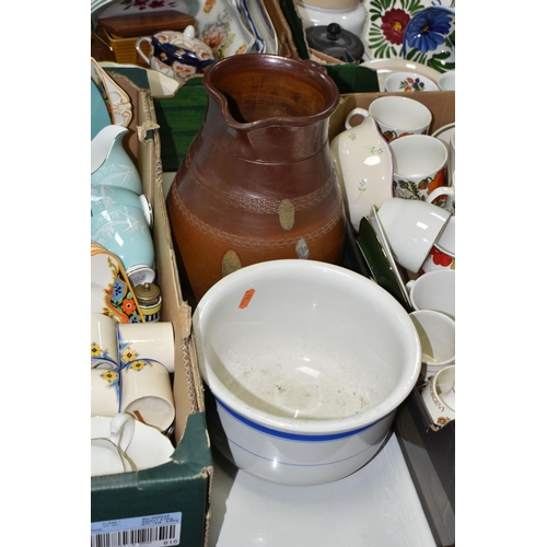 580 - FIVE BOXES AND LOOSE CERAMIC TEA AND DINNER WARE, ETC, to include thirty pieces of J & G Meakin 'Pop... 