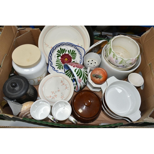 580 - FIVE BOXES AND LOOSE CERAMIC TEA AND DINNER WARE, ETC, to include thirty pieces of J & G Meakin 'Pop... 