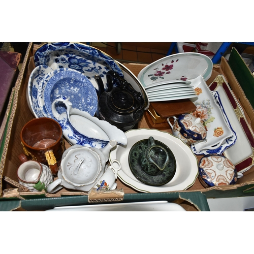 580 - FIVE BOXES AND LOOSE CERAMIC TEA AND DINNER WARE, ETC, to include thirty pieces of J & G Meakin 'Pop... 