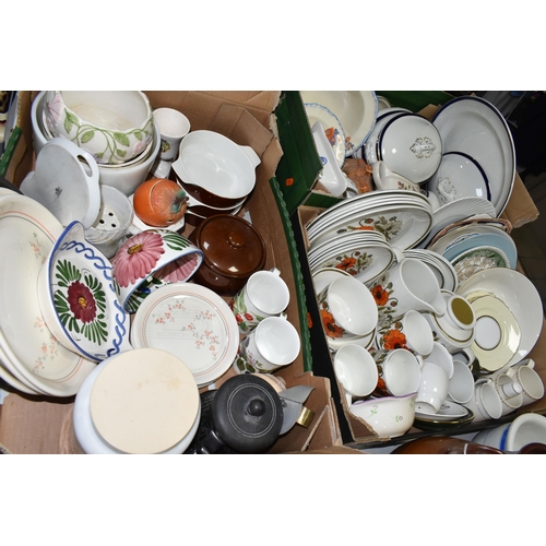 580 - FIVE BOXES AND LOOSE CERAMIC TEA AND DINNER WARE, ETC, to include thirty pieces of J & G Meakin 'Pop... 