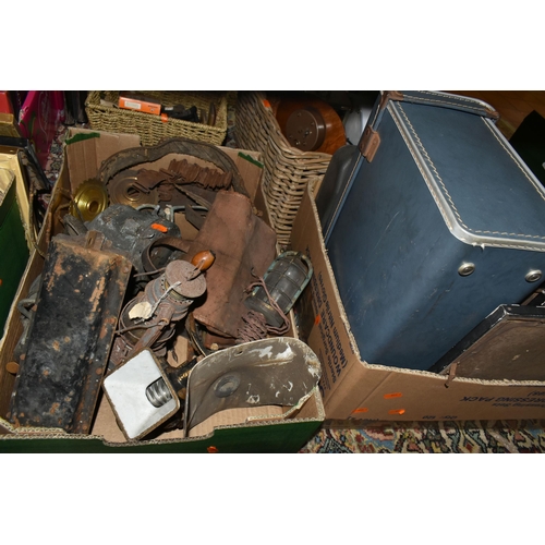 582 - FIVE BOXES OF LATE 19TH AND EARLY 20TH CENTURY MISCELLANEOUS SUNDRIES, to include a collection of gl... 