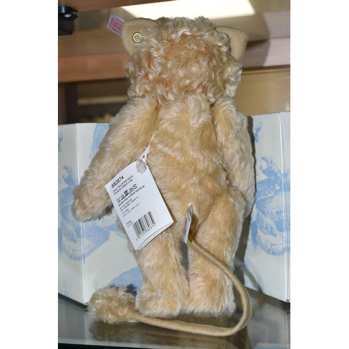 589 - A BOXED STEIFF LIMITED EDITION COWARDLY LION TEDDY BEAR, no. 682674, from the Wizard of Oz 2014 Nort... 