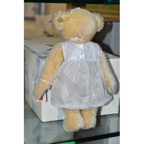 600 - A BOXED STEIFF LIMITED EDITION TEDDY BEAR 'LITTLE STARLET', no.021312, limited edition no.192/1350, ... 