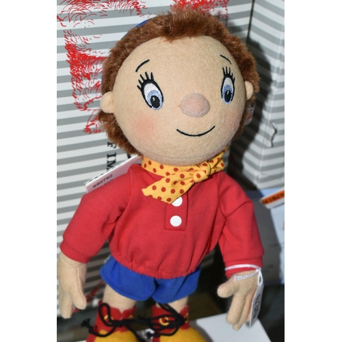 630 - A BOXED STEIFF LIMITED EDITION 'NODDY', the Enid Blyton character with wool felt covering, gold colo... 