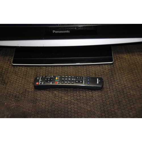 1051 - A PANASONIC TX-32LXD85 32in TV with remote (PAT pass and working)