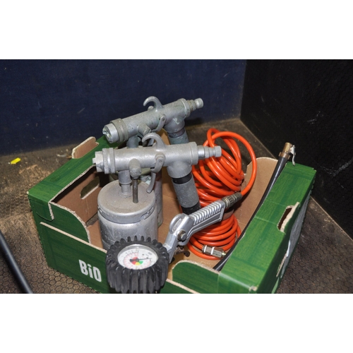 1091 - AN AIRMASTER TIGER 8/25 TURBO COMPRESSOR along with a tyre inflator and two spray guns (PAT fail due... 