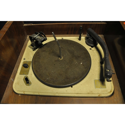 1113 - A COLLECTION OF VINTAGE AUDIO EQUIPMENT  including a Garrard RC80M turntable (untested), an Elizabet... 