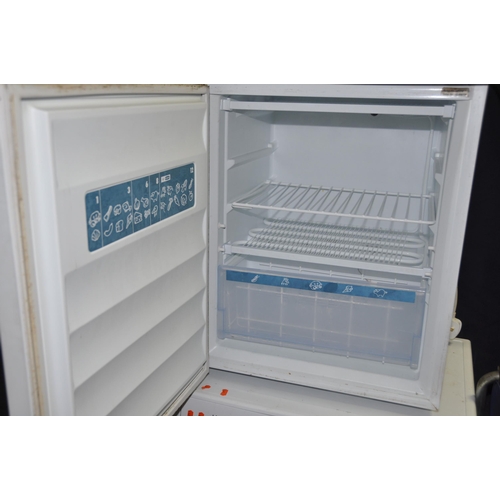 1118 - A LEC TABLE TOP FREEZER width 50cm depth 50cm height 63m (-18 degrees) and a Sage mini grill in stai... 