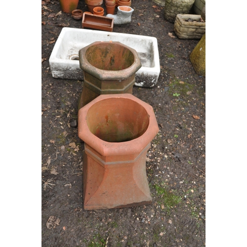 1022 - A VINTAGE SHALLOW BELFAST SINK AND TWO CHIMNEY POTS sink width 75cm depth 44cm height 17cm chimneys ... 