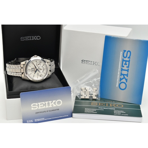 107 - A GENTS BOXED 'SEIKO KINETIC' WRISTWATCH, round silver dial signed 'Seiko Kinetic Perpetual', altern... 