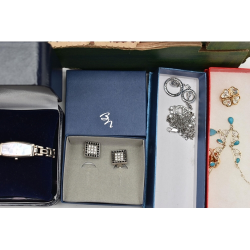 130 - A BOX OF ASSORTED COSTUME JEWELLERY, to include a Monet bangle, a boxed 'Frankin Mint', Cleopatra br... 