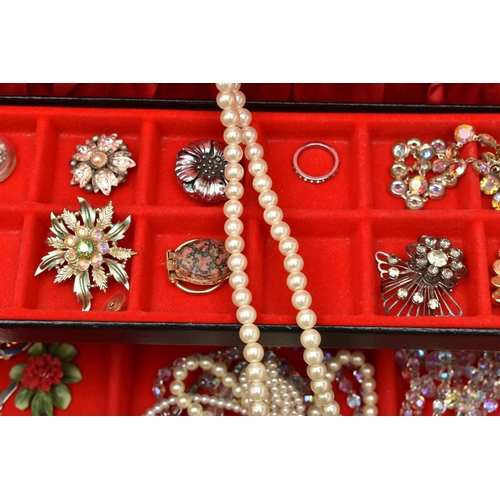 132 - A BOX OF JEWELLERY BOXES AND ASSORTED COSTUME JEWELLERY, to include two black jewellery boxes and a ... 