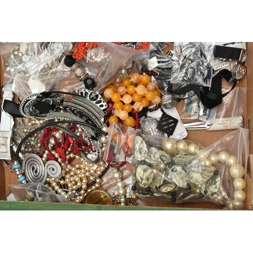 141 - A BOX OF ASSORTED COSTUME JEWELLERY AND ITEMS, to include various beaded necklaces, imitation pearl ... 