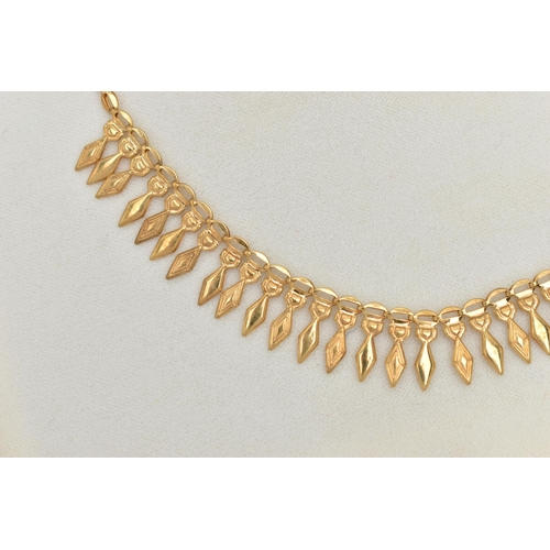 82 - A 9CT GOLD FRINGE NECKLACE, triangular fringe, fitted to the oval link chain, with spring clasp, hal... 