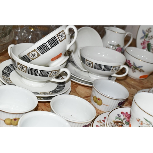 336 - A WEDGWOOD 'SANDON' PATTERN TEA SET AND ASIA R4288 PATTERN SOUP BOWLS, a 'Sandon' pattern tea set co... 