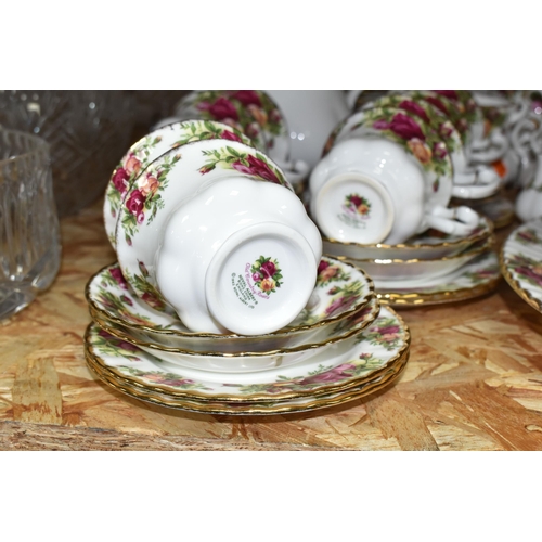 350 - A FIFTY SEVEN PIECE ROYAL ALBERT 'OLD COUNTRY ROSES' DINNER SERVICE, comprising a meat plate, a sauc... 