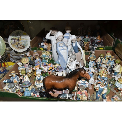 354 - TWO BOXES AND LOOSE COLLECTORS PLATES, FIGURES AND ORNAMENTS, to include a Beswick New Forest Pony '... 