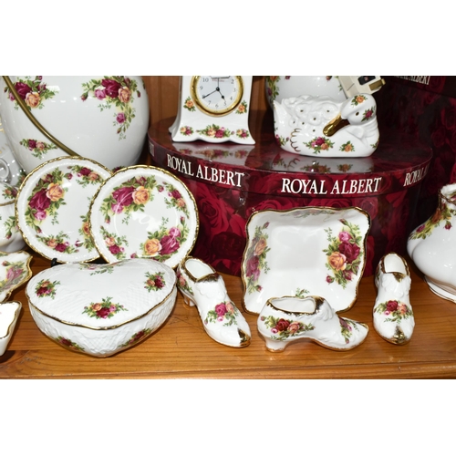 359 - A GROUP OF ROYAL ALBERT 'OLD COUNTRY ROSES' GIFTWARE, comprising a mantel clock, height 17cm, two ta... 