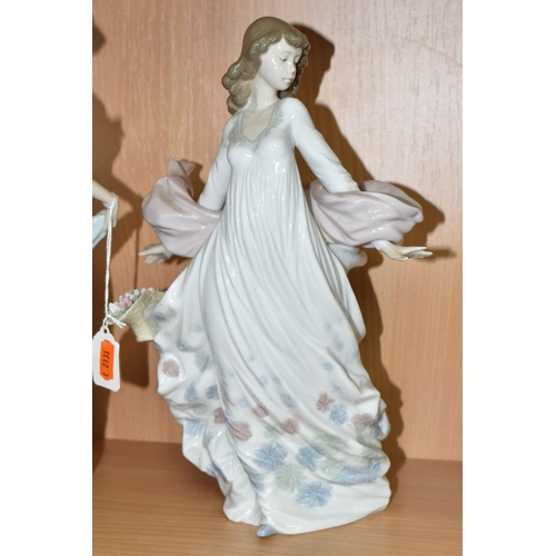 382 - TWO LLADRO FIGURES, model number 5898 'Spring Splendour' and  Summer Serenade 6193 (2) (Condition re... 