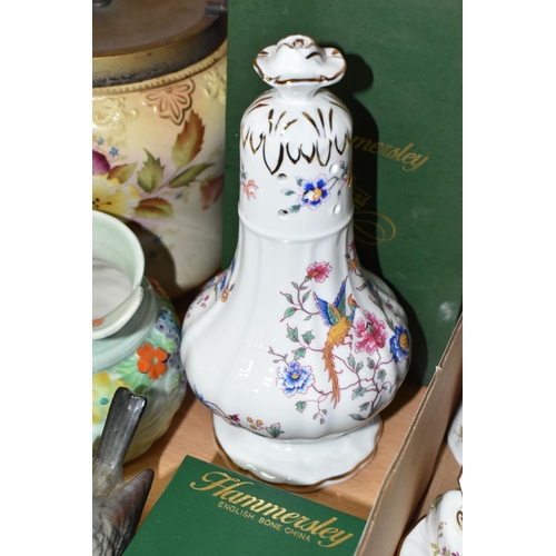 398 - A COLLECTION OF CERAMICS, ORNAMENTS, SWAROVSKI CRYSTAL AND METALWARE, to include a small Doulton Lam... 