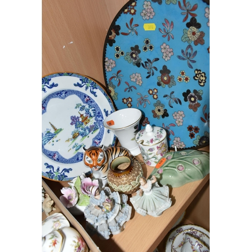 398 - A COLLECTION OF CERAMICS, ORNAMENTS, SWAROVSKI CRYSTAL AND METALWARE, to include a small Doulton Lam... 