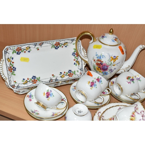 399 - A GROUP OF TEA WARE, comprising a sixteen piece Aynsley part tea set printed and tinted with garland... 