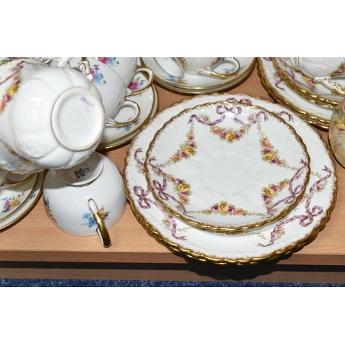 399 - A GROUP OF TEA WARE, comprising a sixteen piece Aynsley part tea set printed and tinted with garland... 