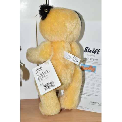 418 - A BOXED STEIFF LIMITED EDITION 'SOOTY' TEDDY BEAR, jointed with black and yellow mohair and cotton '... 