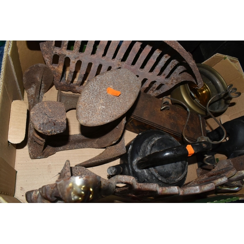 451 - A BOX AND LOOSE METALWARE, to include a small brass helmet form coal scuttle with ceramic handles, a... 