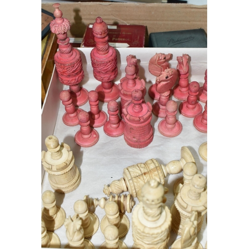 477 - A SET OF ENGLISH BARLEYCORN CHESS PIECES, turned and carved bone with natural white and stained red,... 