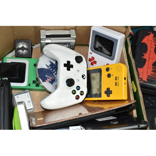 480 - NINTENDO AND PLAYSTATION HANDHELDS AND VIDEO GAMES, includes a 3DS, 3DS XL, DS Lite, PSP, Gameboy Po... 