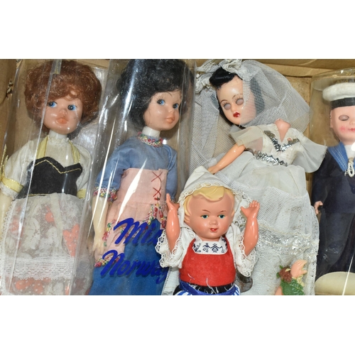 513 - A BOX OF SOUVENIR DOLLS, nineteen dolls dressed in national costume, sailor and guardsman's uniform,... 