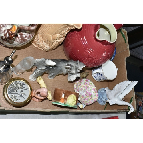 530 - ONE BOX OF CERAMICS AND COLLECTOR'S PLATES, to include a Nao swan figurine, a Hornsea planter 233, a... 