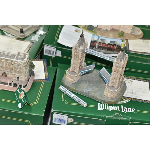 537 - A COLLECTION OF BOXED LILLIPUT LANE BRITAIN'S HERITAGE SCULPTURES, comprising Saint Paul's Cathedral... 