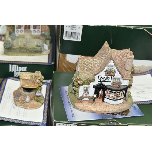 540 - A COLLECTION OF LILLIPUT LANE COTTAGES, comprising Westminster Abbey L2285(small chip to the front e... 