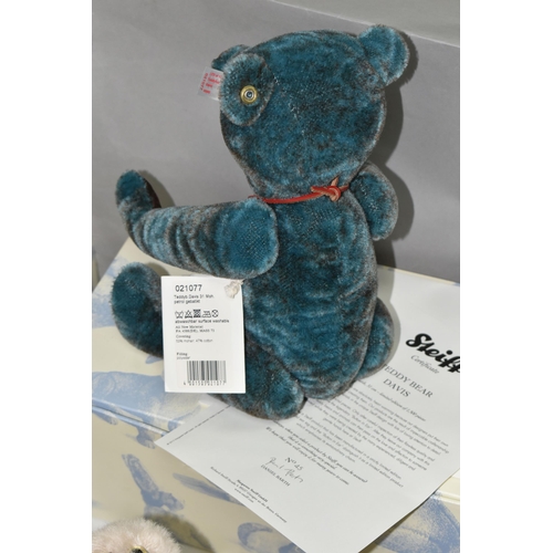 549 - A LIMITED EDITION BOXED STEIFF TEDDY BEAR DAVIS 021077, petrol batik colourway with lucky dice penda... 