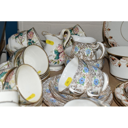 596 - LATE 19TH / EARLY 20TH CENTURY TEAWARES, to include Grainger & Co Worcester 1834 pattern cups and sa... 